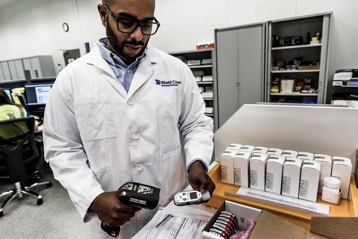 Forretning 1 billede WORLD COURIER